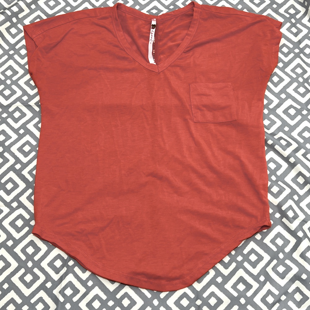 Women’s Poof Size L Coral Color Tee